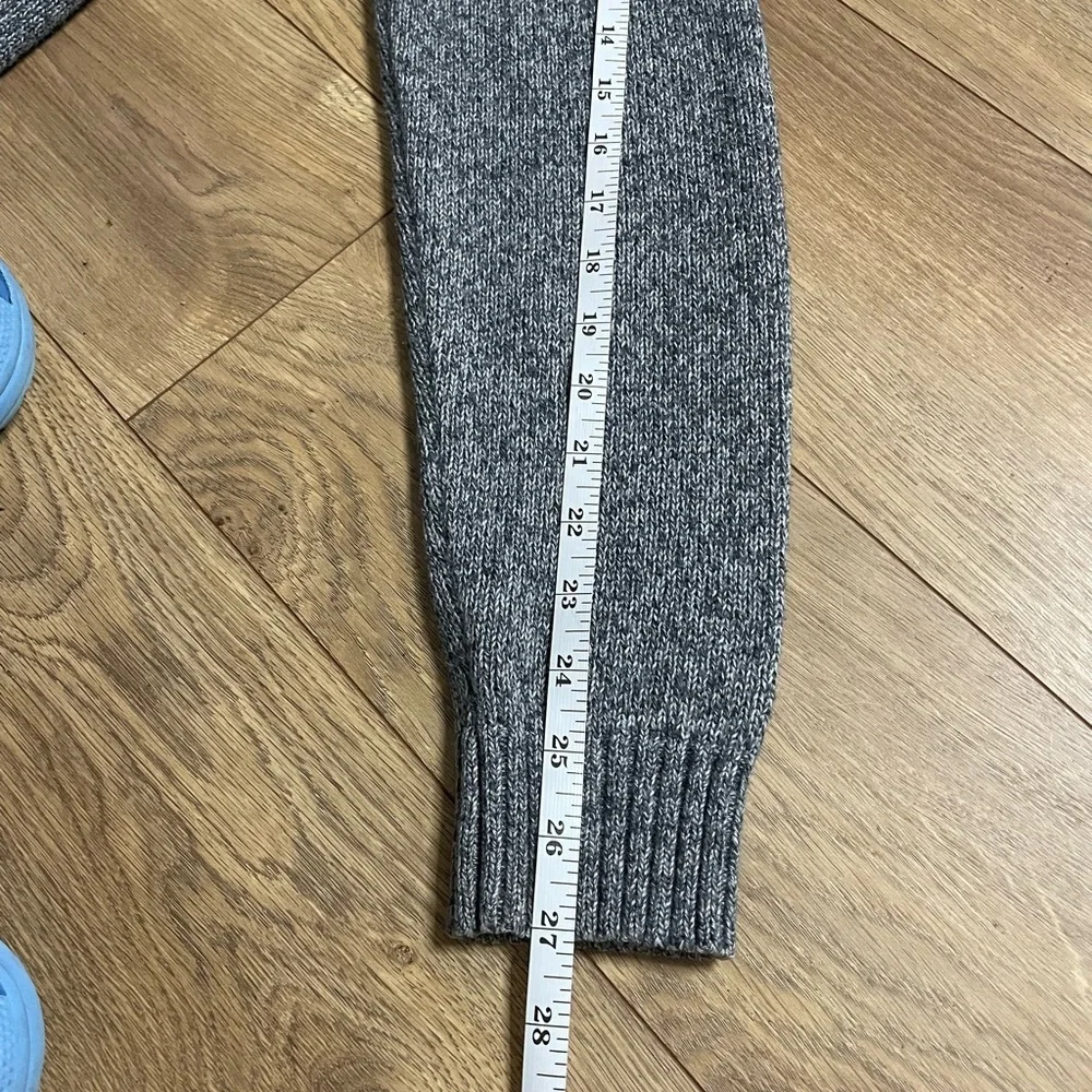 Abercrombie & Fitch Gray Crewneck Sweater